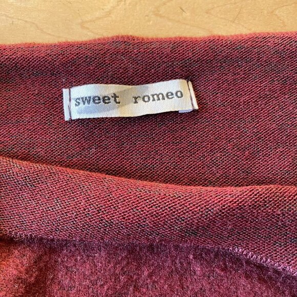 Sweet Romeo BNWOT sweater "moto exposed sleeve" S - Picture 5 of 6